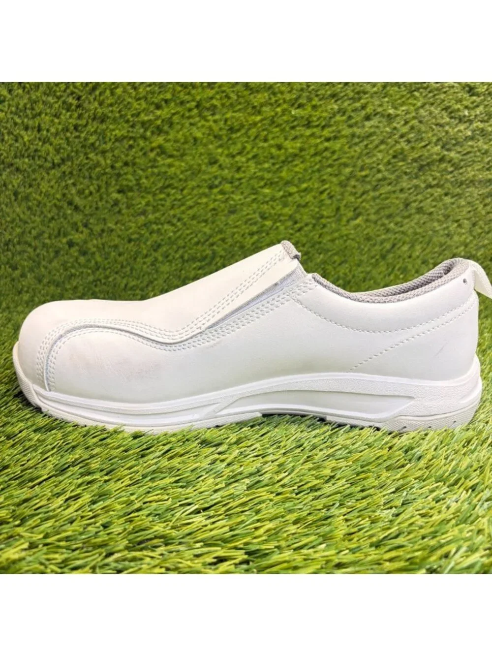 Nautilus Slip-On ESD Mens Size 10.5 White Leather Steel Toe Safety Work Shoes